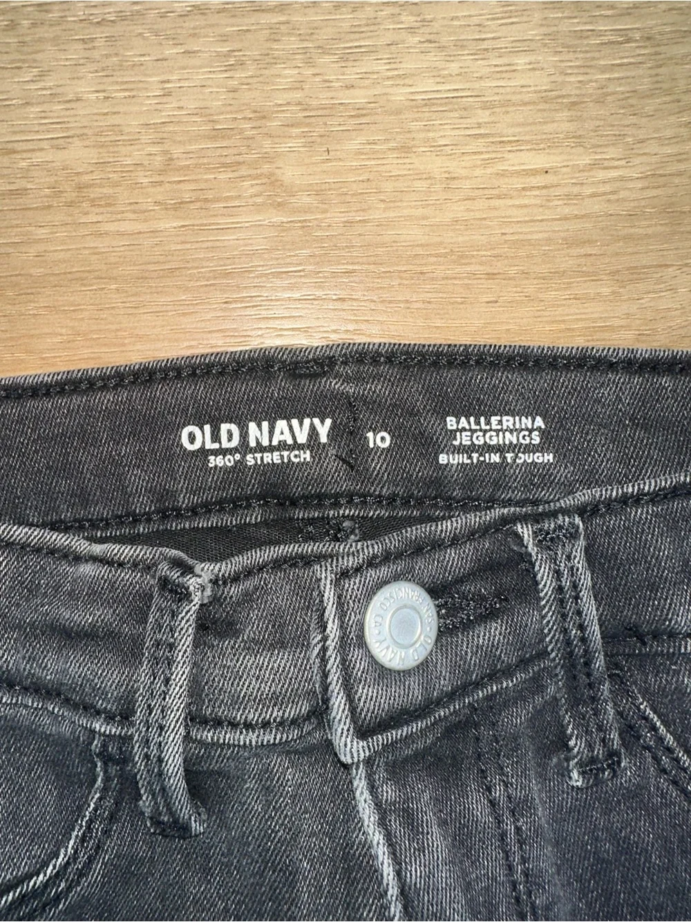 Old Navy Black Skinny Jeans with Knee Rips